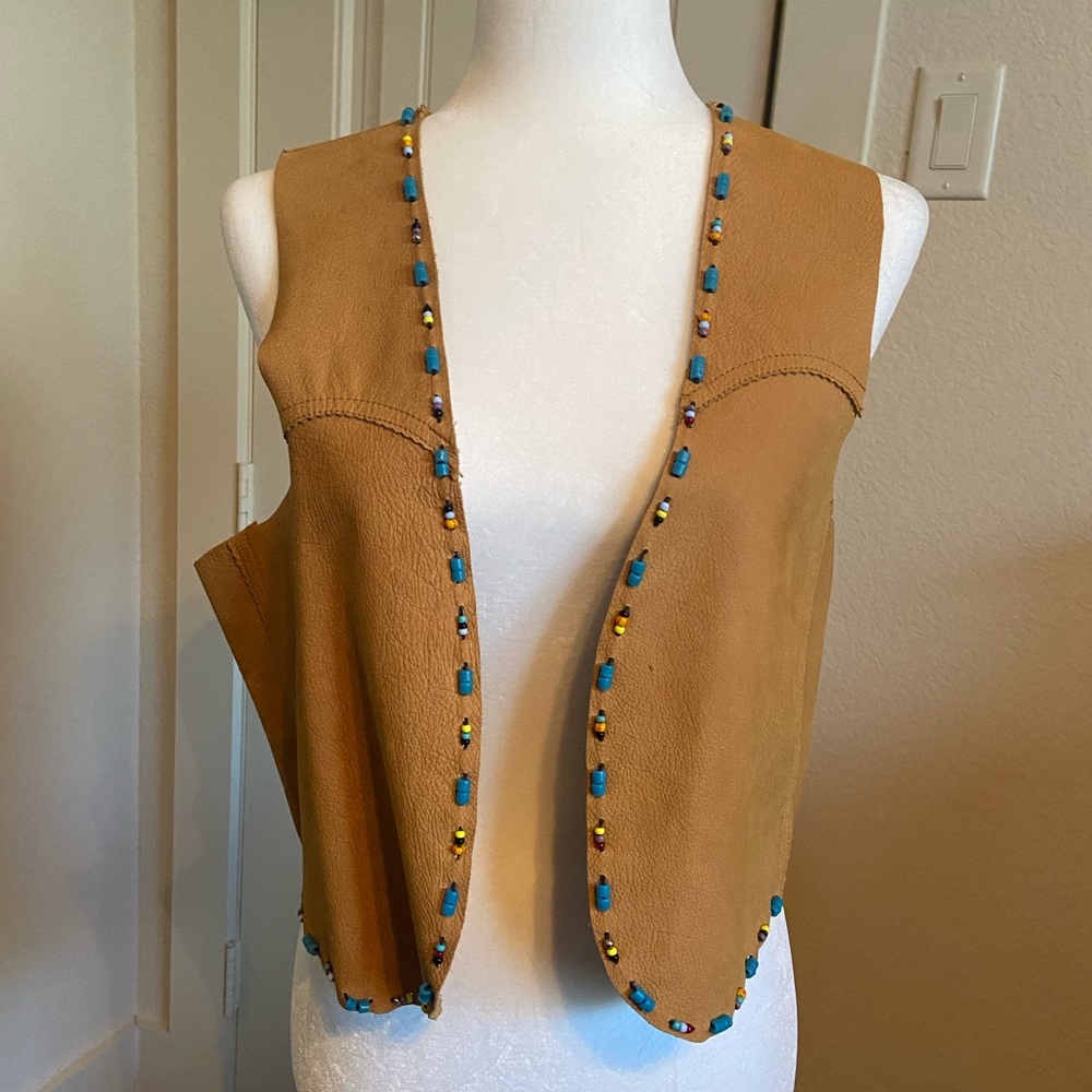 Patricia Wolf leather vest, Whitney calf with beading. Medium, NWT